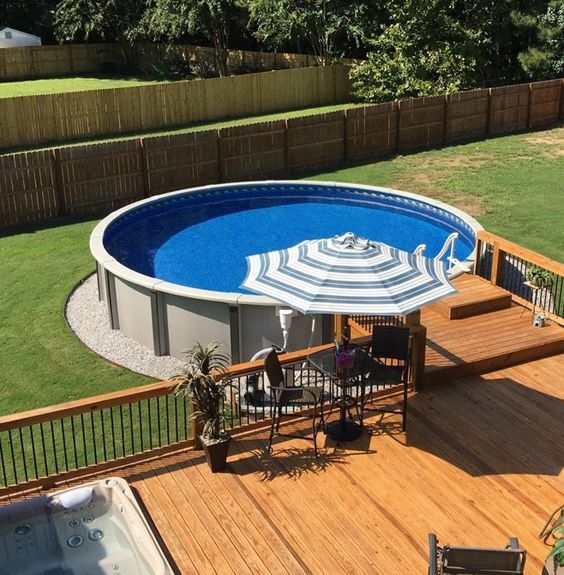 piscine hors sol et terrasse surélevée