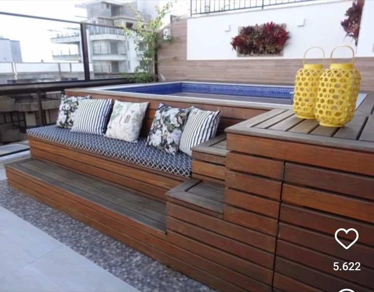 Piscine tubulaire avec coin détente