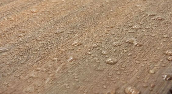 Zoom sur une lame en bois composite Mister Composite